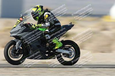 media/Dec-01-2025-Moto Forza (Mon) [[2daa91e15f]]/1-Advanced Group/Session 3 Turn 3 Exit Bump Pans/
